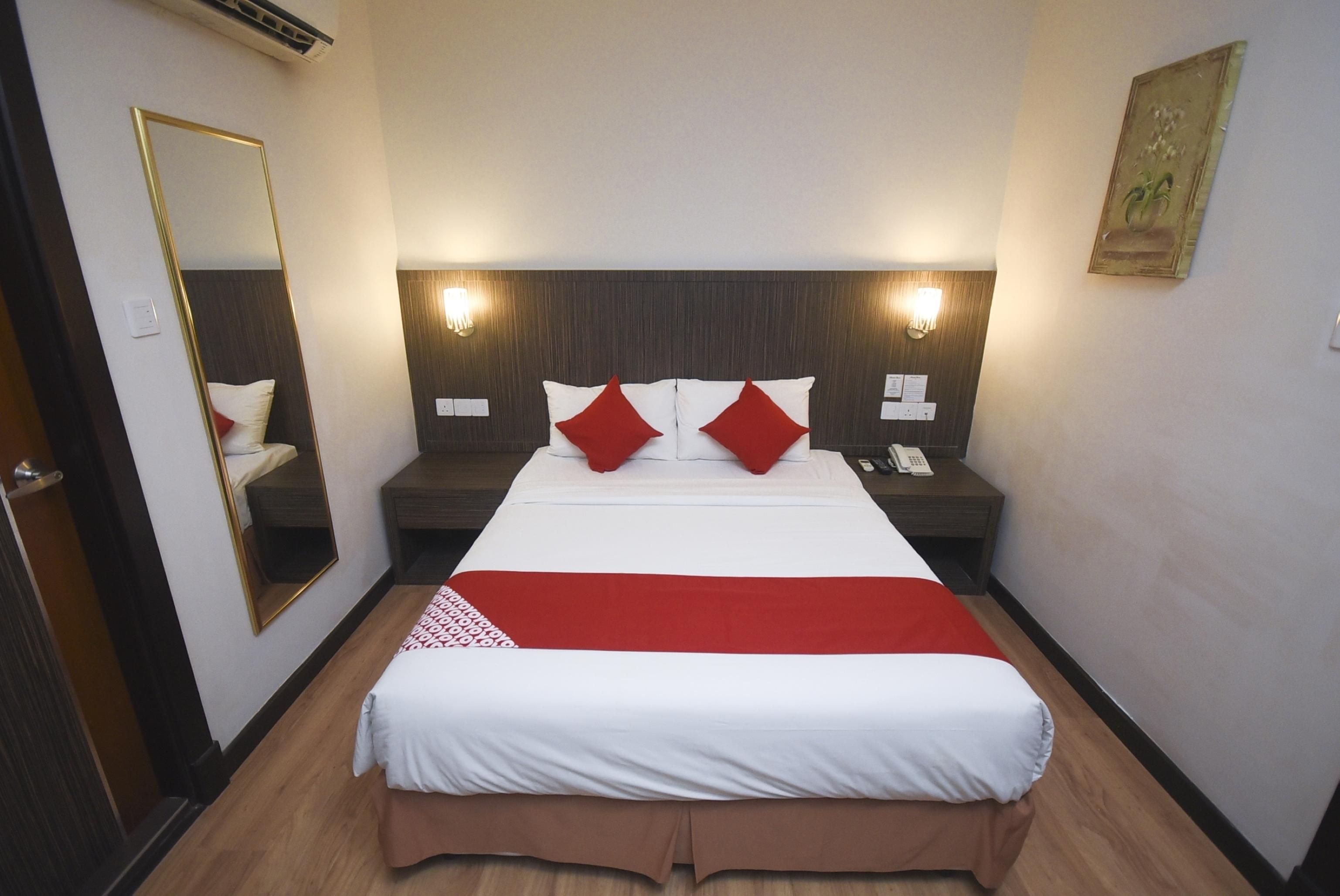 OYO 985 Hotel Nur Miri Exterior foto