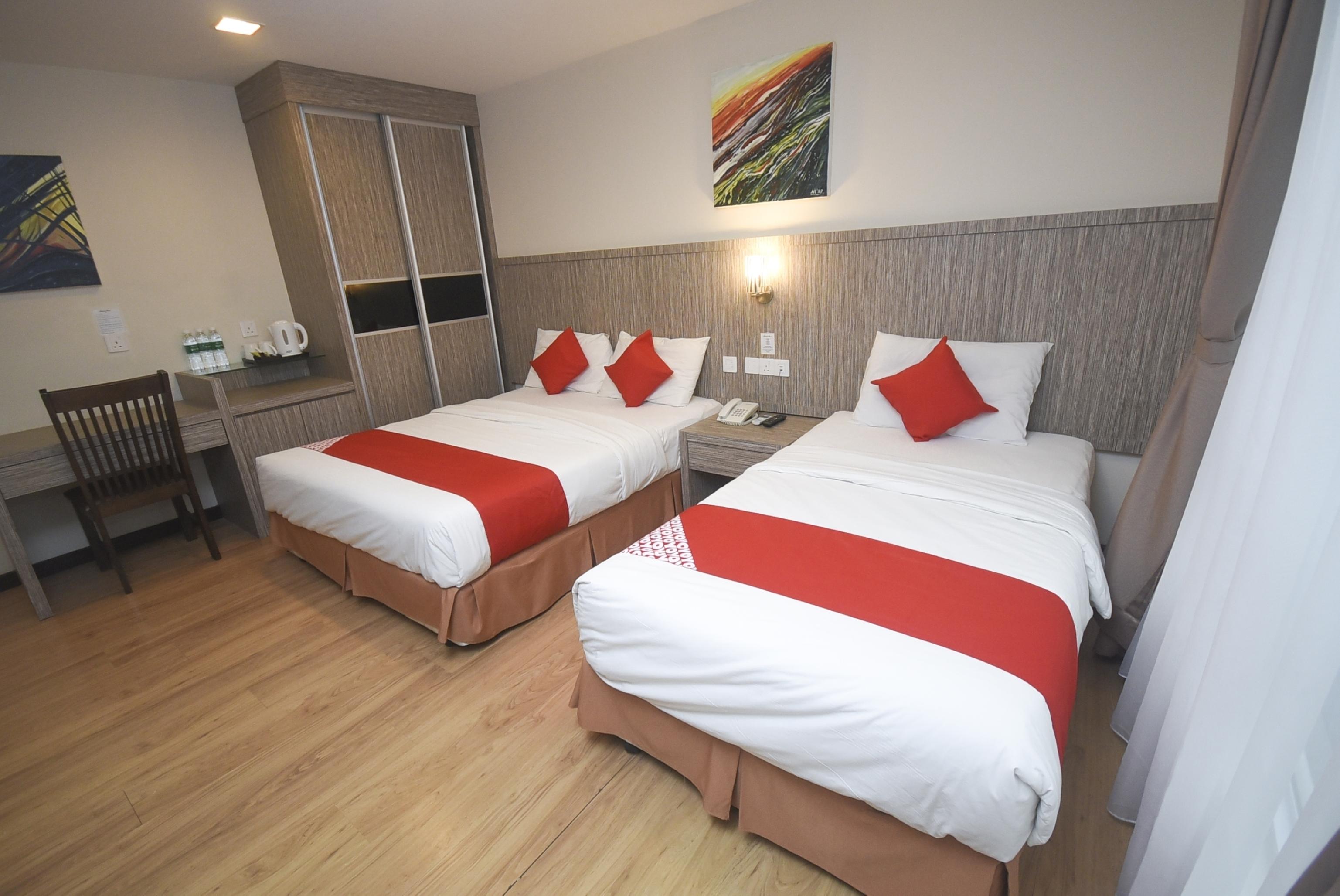 OYO 985 Hotel Nur Miri Exterior foto