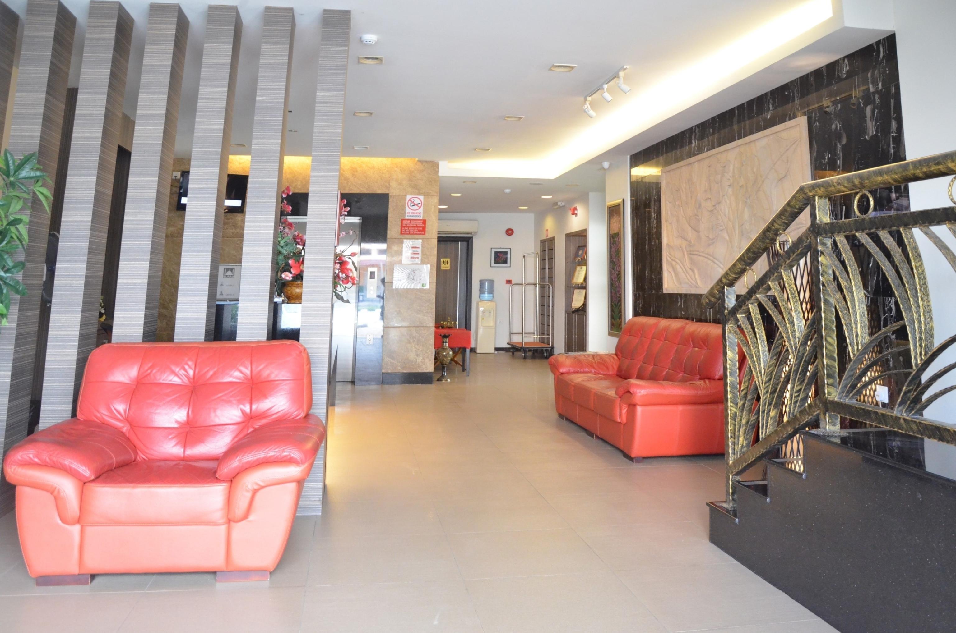 OYO 985 Hotel Nur Miri Exterior foto