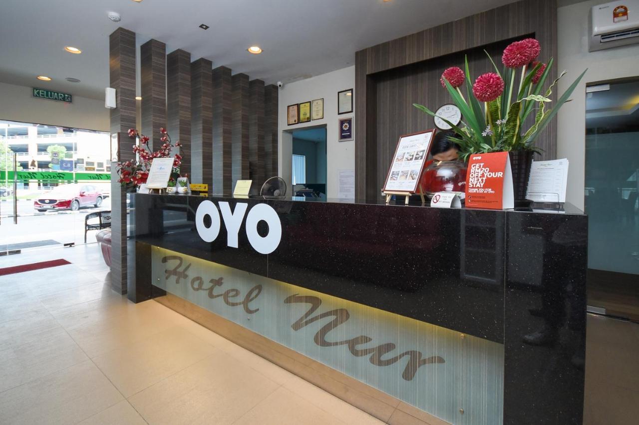 OYO 985 Hotel Nur Miri Exterior foto